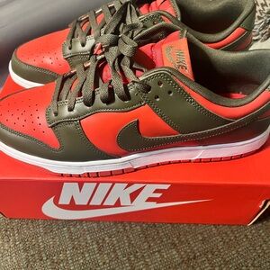 Nike Men's Red and Black Sneakers